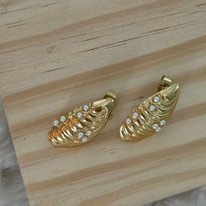 Pearl Hues Earrings
